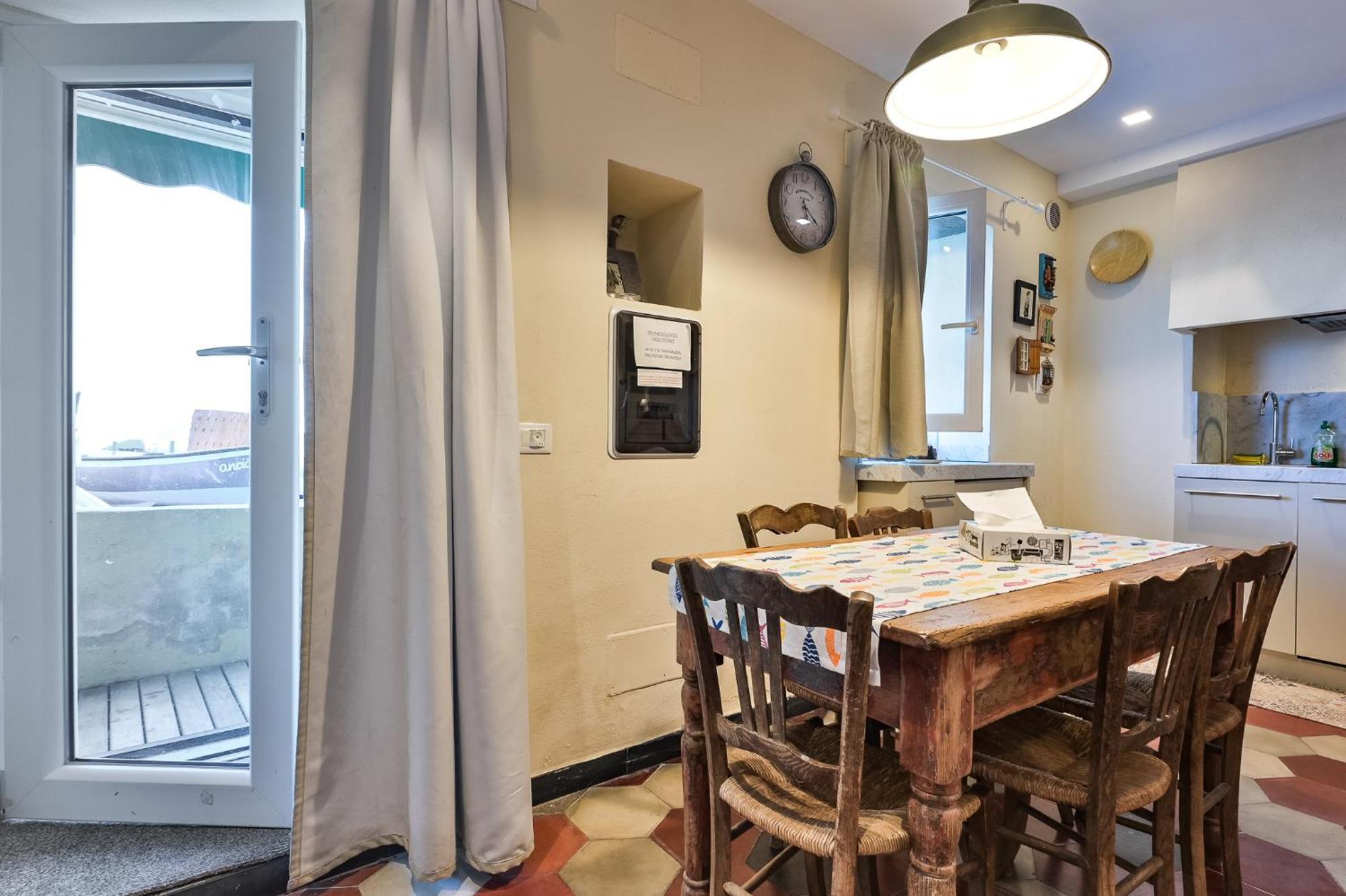 Baian Apartment Genua