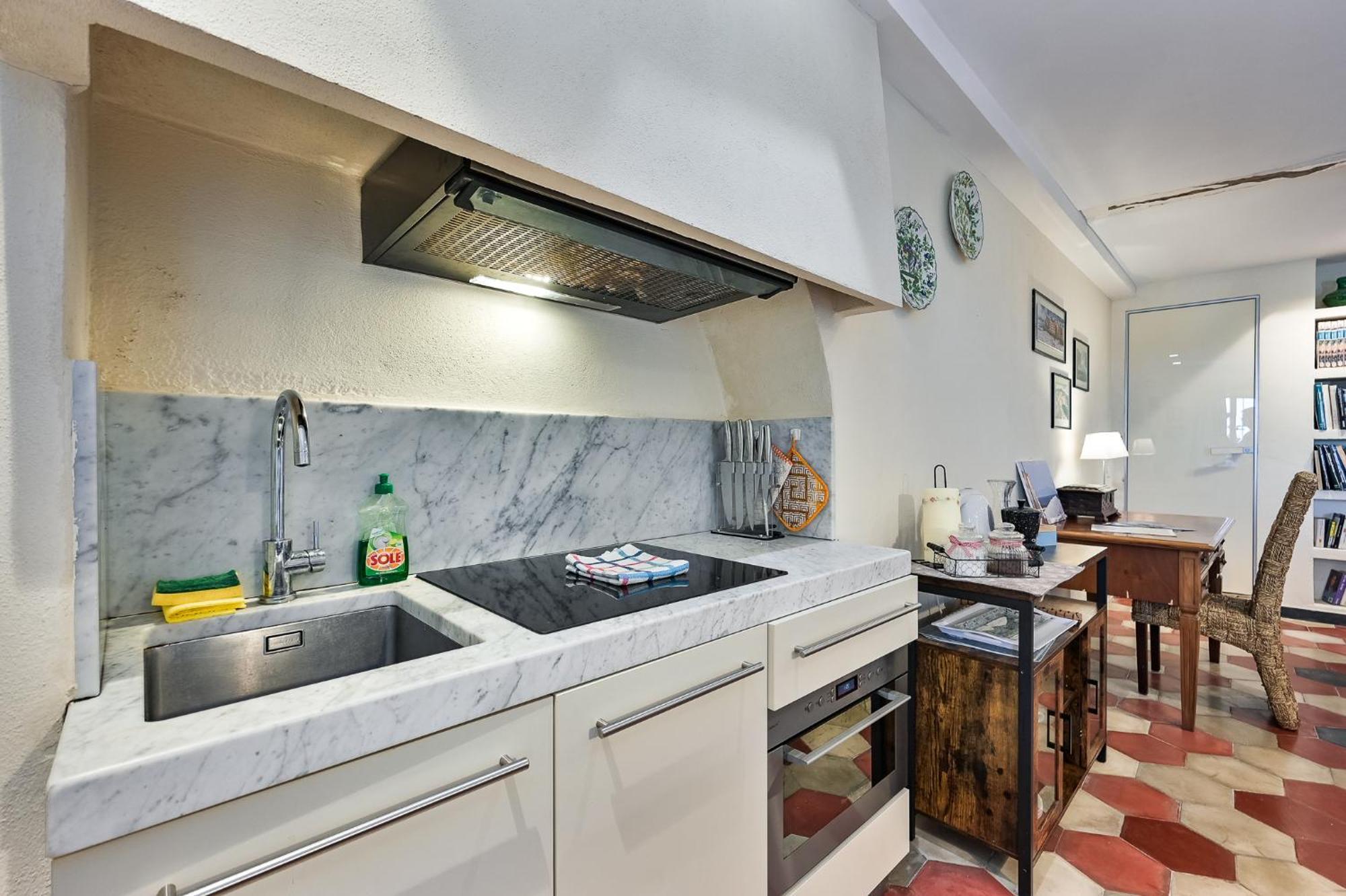 Baian Apartment Genua
